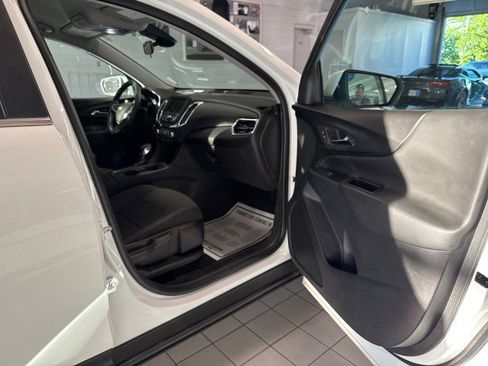 Used 2023 Chevrolet Equinox LT AWD/4WD image 28