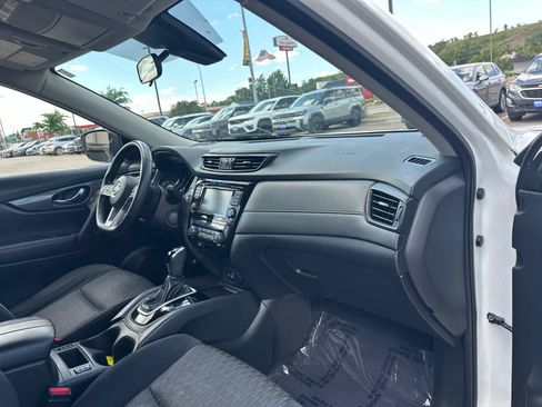 Used 2019 Nissan Rogue SV AWD/4WD image 36