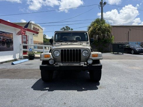 Used 2004 Jeep Wrangler Sahara AWD/4WD image 3