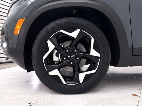 Certified 2024 Kia Seltos EX FWD image 15