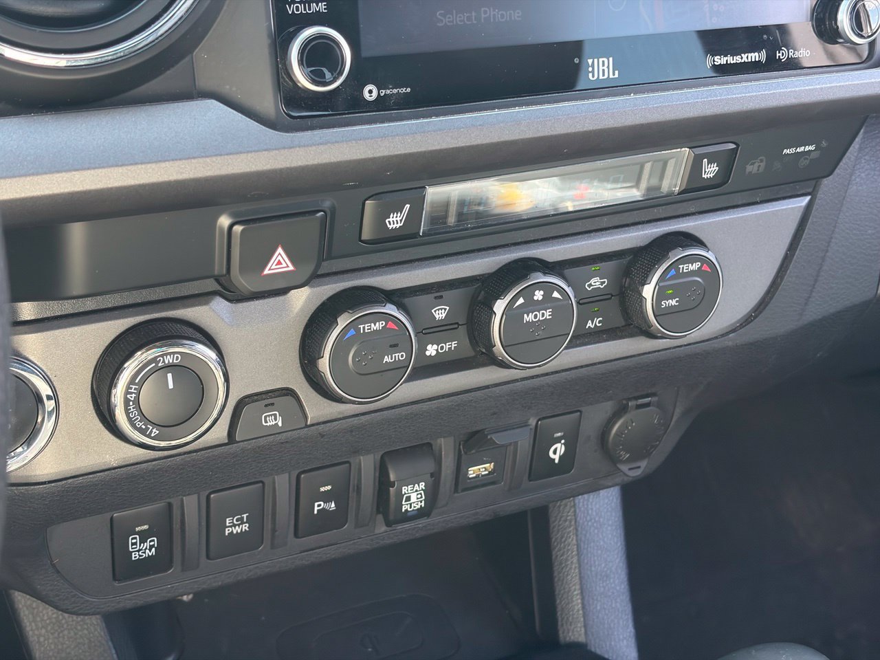 Used 2021 Toyota Tacoma TRD Off-Road w/ TRD Premium Off Road Package AWD/4WD image 9