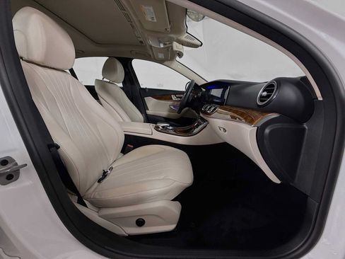 Used 2020 Mercedes-Benz E 350 4MATIC Sedan image 36
