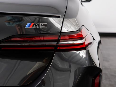 Used 2026 BMW M5 w/ Executive Package AWD/4WD image 19