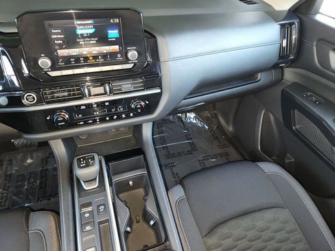 Certified 2024 Nissan Pathfinder SV image 17