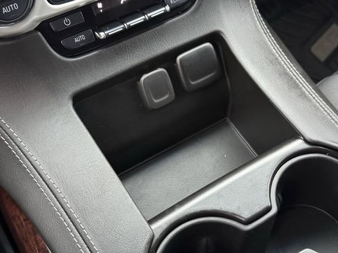 Used 2020 GMC Yukon SLE w/ SLE Value Package image 23