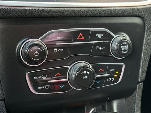 Used 2020 Dodge Charger SXT w/ Blacktop Package image 21