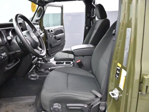 Used 2022 Jeep Wrangler Unlimited Sport image 13