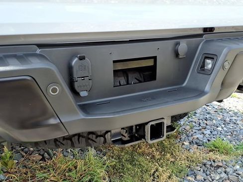 Used 2025 Ford F150 Raptor AWD/4WD image 11