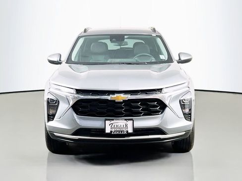 New 2026 Chevrolet Trax LT w/ Driver Confidence Package image 2