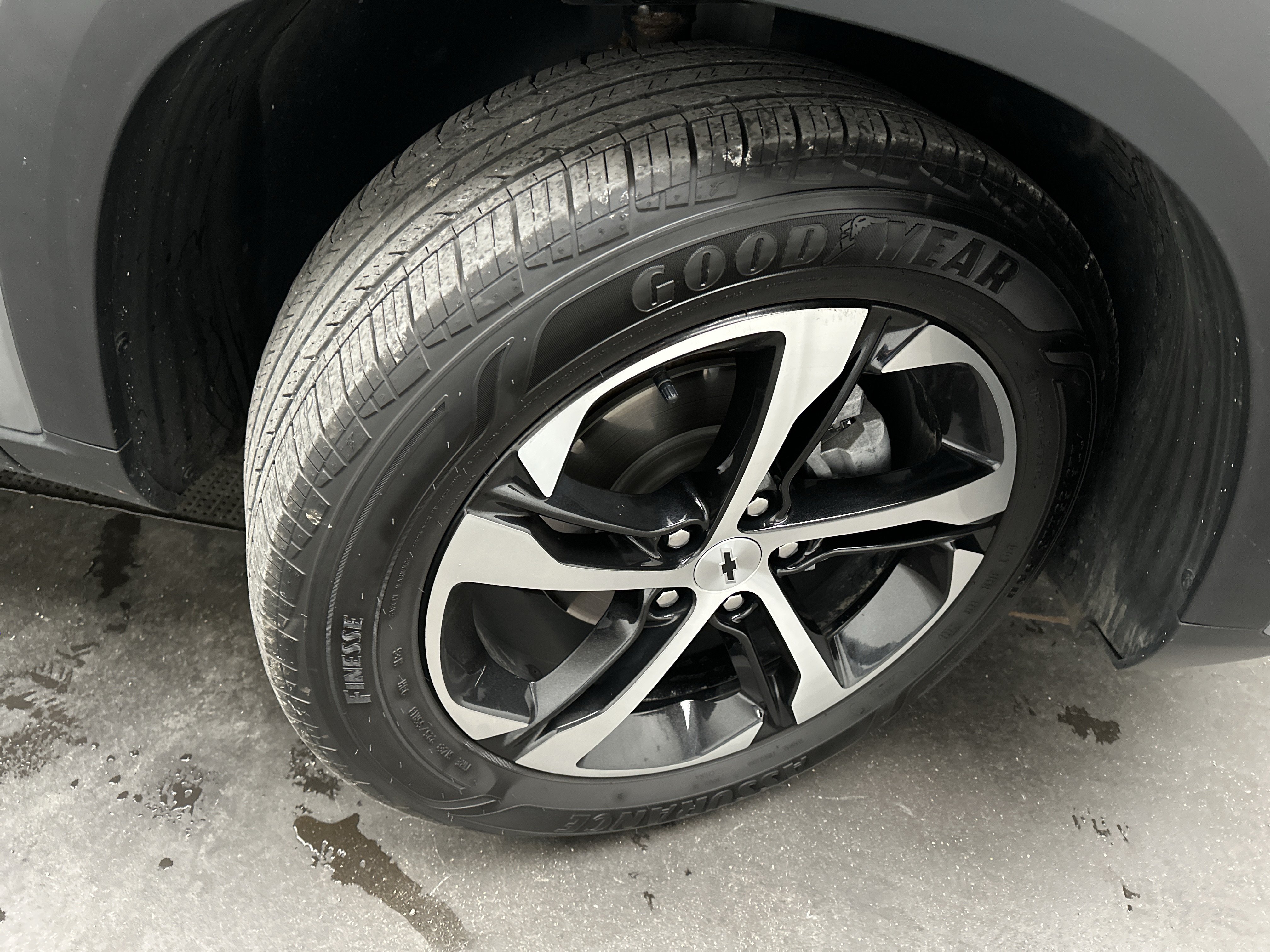 Used 2024 Chevrolet Trax RS w/ Driver Confidence Package FWD image 11