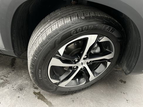 Used 2024 Chevrolet Trax RS w/ Driver Confidence Package FWD image 11