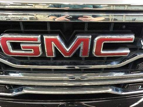 Used 2023 GMC Sierra 1500 SLT w/ SLT Convenience Package AWD/4WD image 8