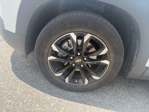 Used 2023 Chevrolet TrailBlazer LT w/ Convenience Package image 11