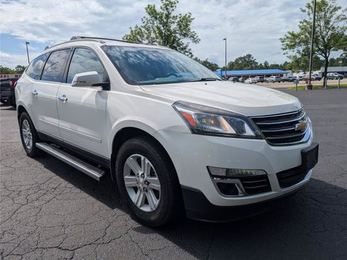 Used 2014 Chevrolet Traverse LT w/ LPO, 'HIT The Road' Package FWD image 7