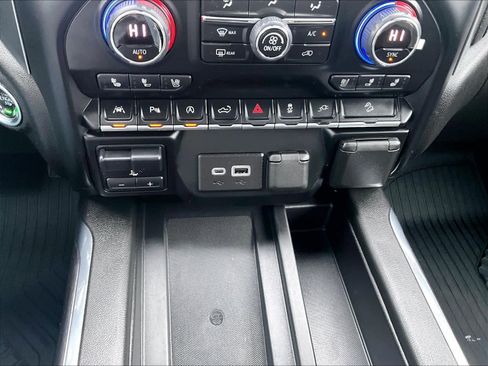 Used 2022 Chevrolet Silverado 1500 LTZ w/ LTZ Premium Package image 27