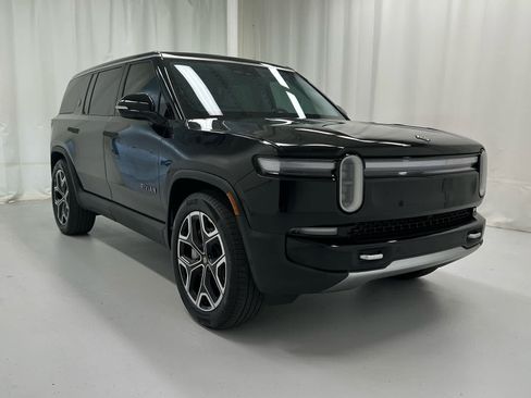 Used 2025 Rivian R1S Adventure AWD/4WD image 1