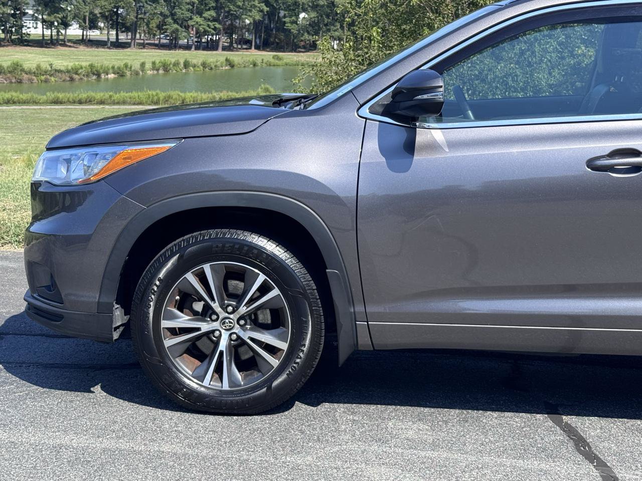 Used 2016 Toyota Highlander XLE AWD/4WD image 7