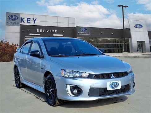 Used 2017 Mitsubishi Lancer ES image 3