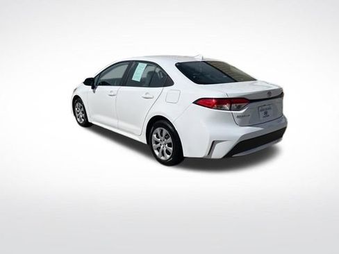 Used 2022 Toyota Corolla LE FWD image 5