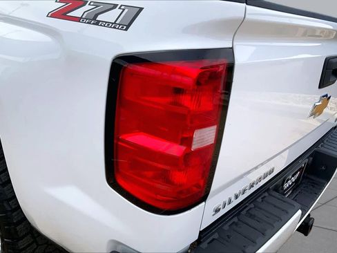 Used 2018 Chevrolet Silverado 1500 LT w/ Texas Edition AWD/4WD image 29