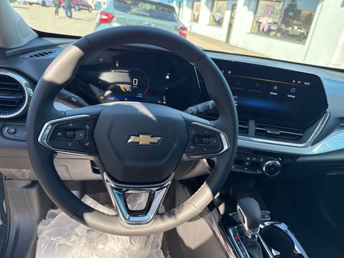 New 2026 Chevrolet Trax LT image 18