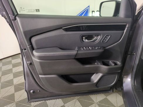 Certified 2025 Honda Pilot EX-L image 14