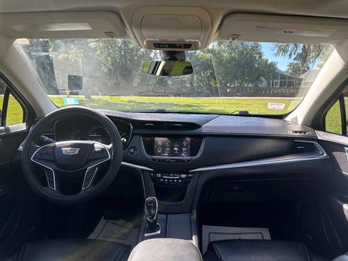 Used 2018 Cadillac XT5 Luxury w/ Driver Awareness Package image 14