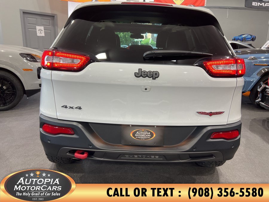 Used 2018 Jeep Cherokee Trailhawk AWD/4WD image 46
