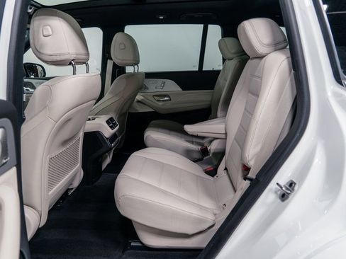 Used 2024 Mercedes-Benz GLS 450 4MATIC image 28