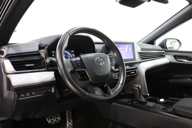 Used 2025 Toyota Camry SE FWD image 16