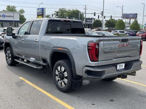 Used 2024 GMC Sierra 2500 Denali AWD/4WD image 5
