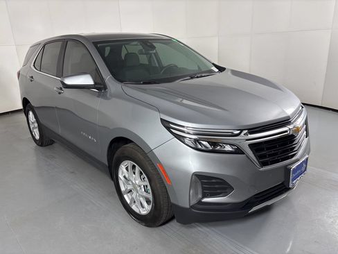 Used 2024 Chevrolet Equinox LT FWD image 2