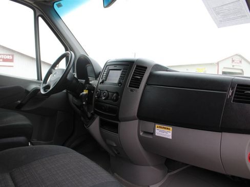 Used 2015 Mercedes-Benz Sprinter 2500 image 12