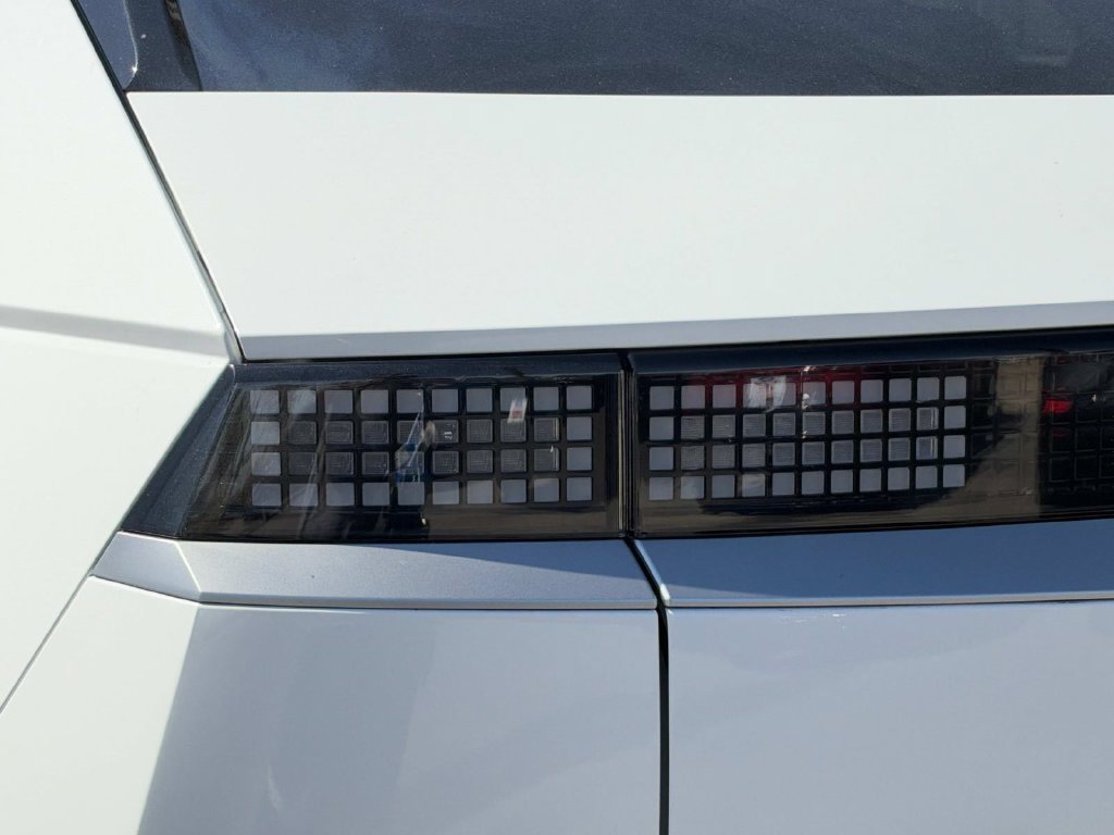 Used 2024 Hyundai Ioniq 5 SE RWD image 8