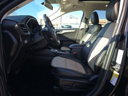 Certified 2021 Ford Escape Titanium w/ Titanium Elite Package image 11