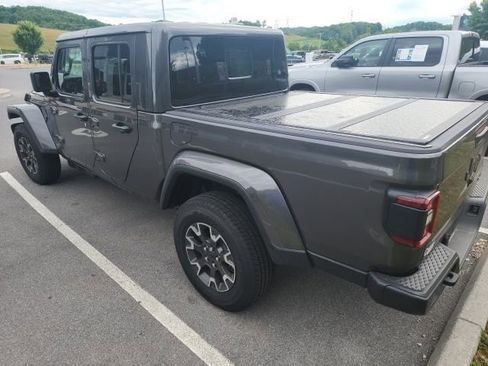 Used 2026 Jeep Gladiator Sport AWD/4WD image 6
