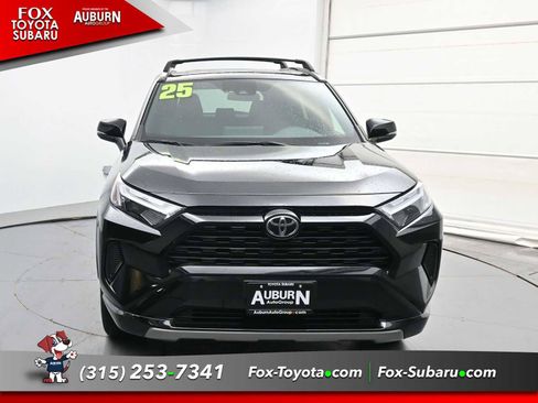 Used 2025 Toyota RAV4 SE w/ Convenience Package AWD/4WD image 3
