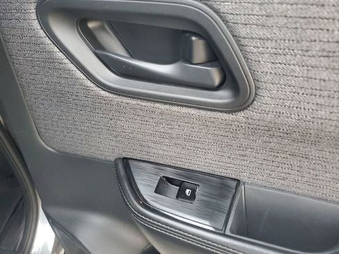 Used 2021 Nissan Rogue S image 45