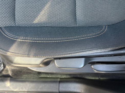 Used 2021 Chevrolet Traverse LS image 25