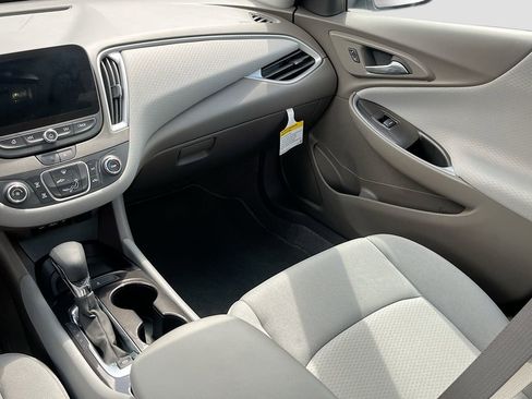 Used 2024 Chevrolet Malibu LS FWD image 23