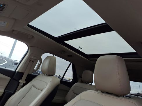 Used 2020 Ford Explorer Limited image 21