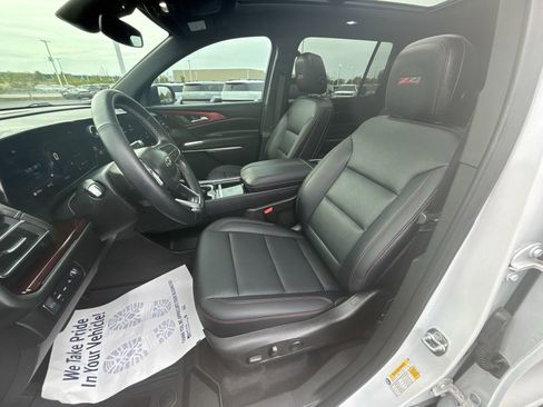 Used 2025 Chevrolet Traverse Z71 w/ LPO, Floor Liner Package AWD/4WD image 13