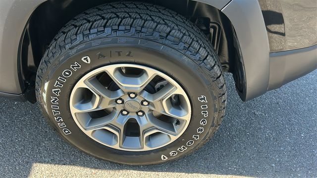 Used 2022 Jeep Cherokee Trailhawk w/ Trailer Tow Group AWD/4WD image 6