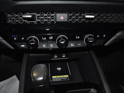 Used 2024 Honda Accord Touring image 12
