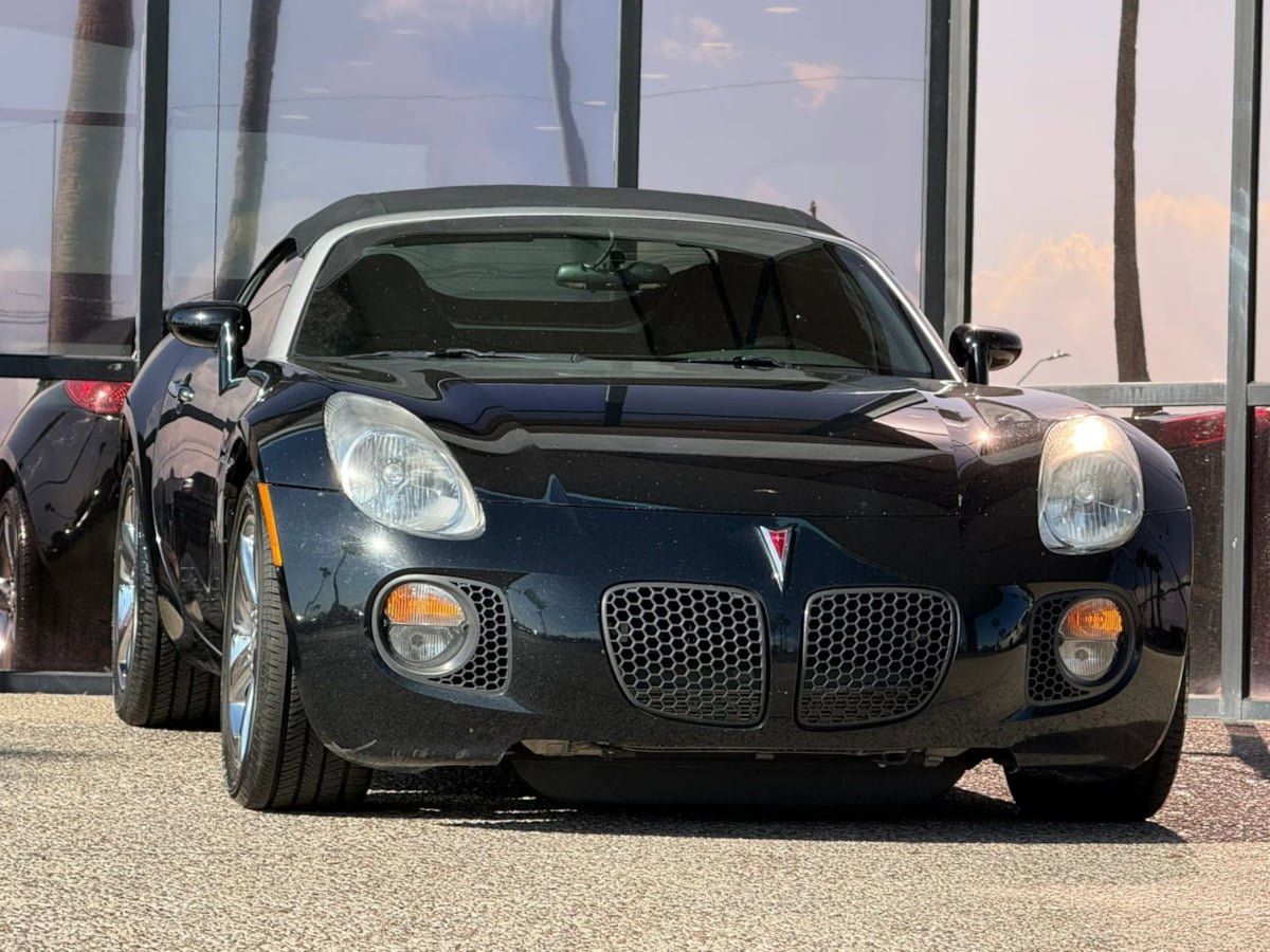 Used 2007 Pontiac Solstice GXP w/ Premium Package RWD image 23