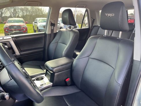 Used 2022 Toyota 4Runner TRD Sport w/ Technology Package image 14