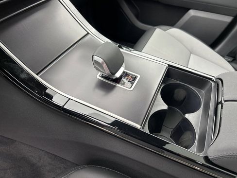 New 2026 Land Rover Range Rover Velar Dynamic SE image 13