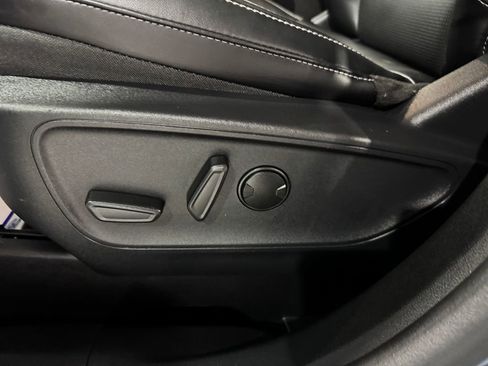 Used 2025 Ford Escape Platinum AWD/4WD image 18