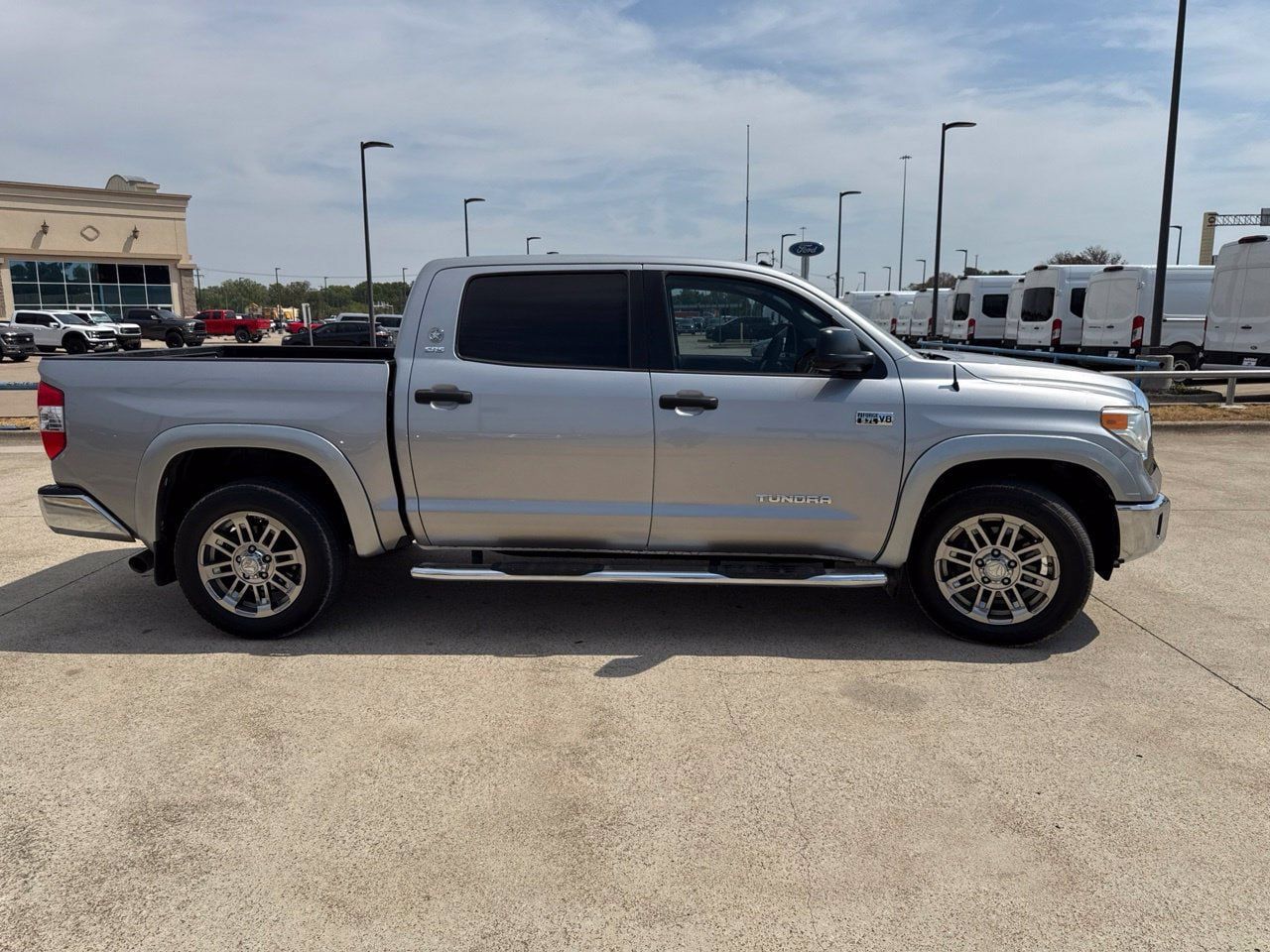 Used 2016 Toyota Tundra SR5 w/ SR5 Upgrade Package RWD image 17