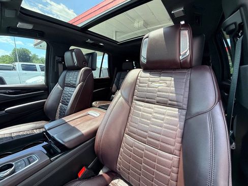 Used 2023 Cadillac Escalade V AWD/4WD image 34